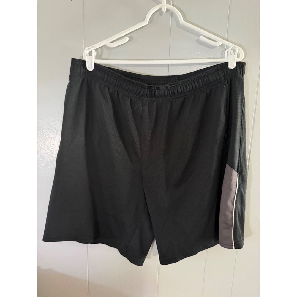 Reebok Athletic Shorts Mens XL Black Mesh Side Pockets Grey Trim Sporty Gym